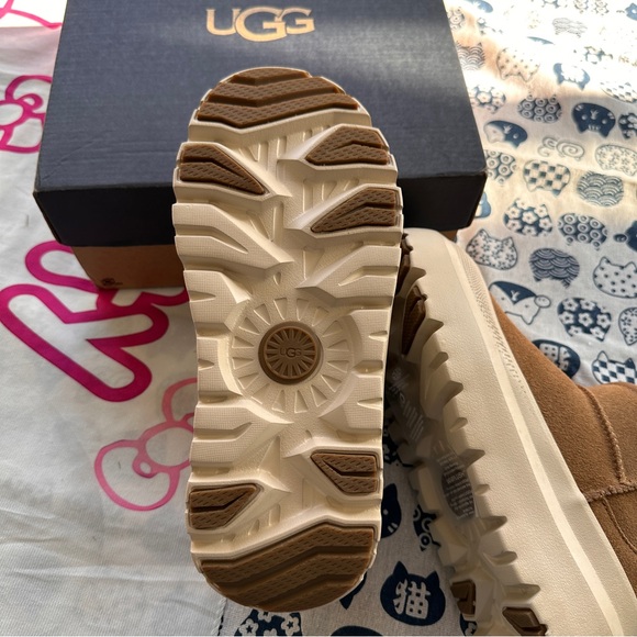 Ugg Neumel Moc 3.0 Series Fleece-Lined Platform Ankle Boots - Picture 8 of 8